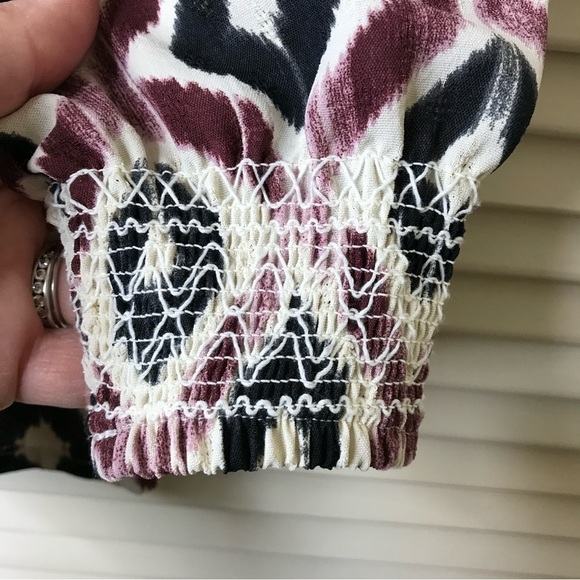 Wonderly Womens Size XS‎ Split Neck Geometric Print Top Tonal Pullover Smocking - Picture 6 of 8